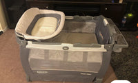 
              Graco Corralito Pack n Play Sunggle Suite
            