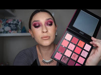 
              Palette Chucky x Glamlite "Crazy In Love" / fard à paupières 15 couleurs édition limitée
            