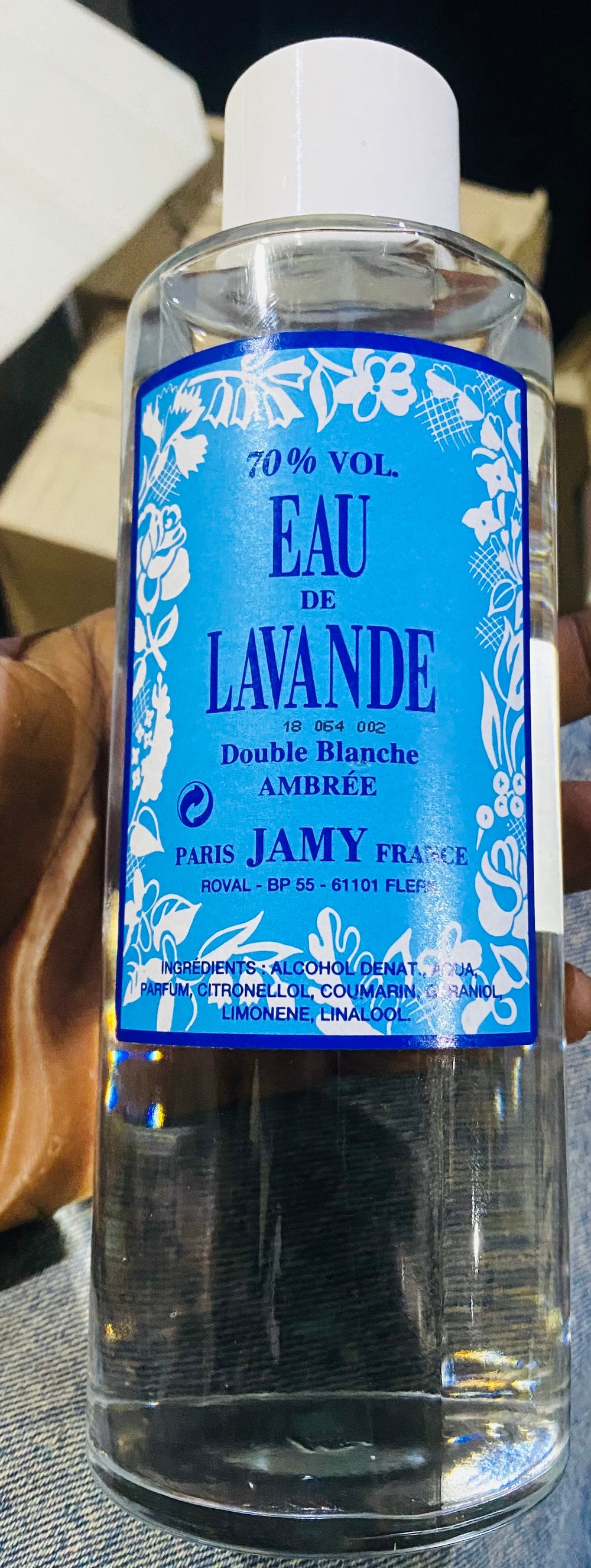 Eau de LAVANDE. MOUA