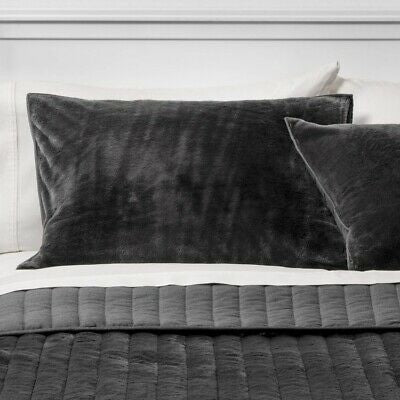 Standard Reversible Heathered Flannel and Faux Fur Quilt Sham Gray - Threshold™